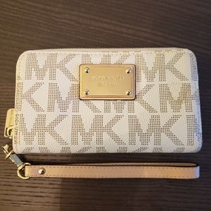 Michael Kors Wristlet/Wallet